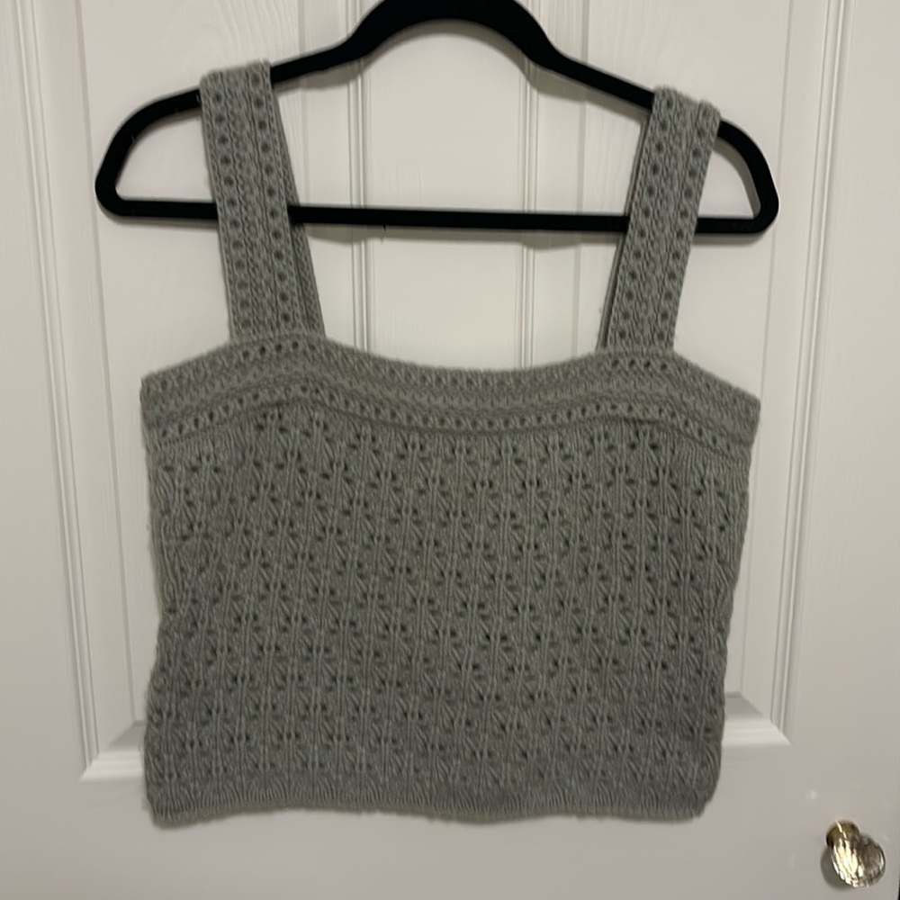 Vince sweater size L. NWT